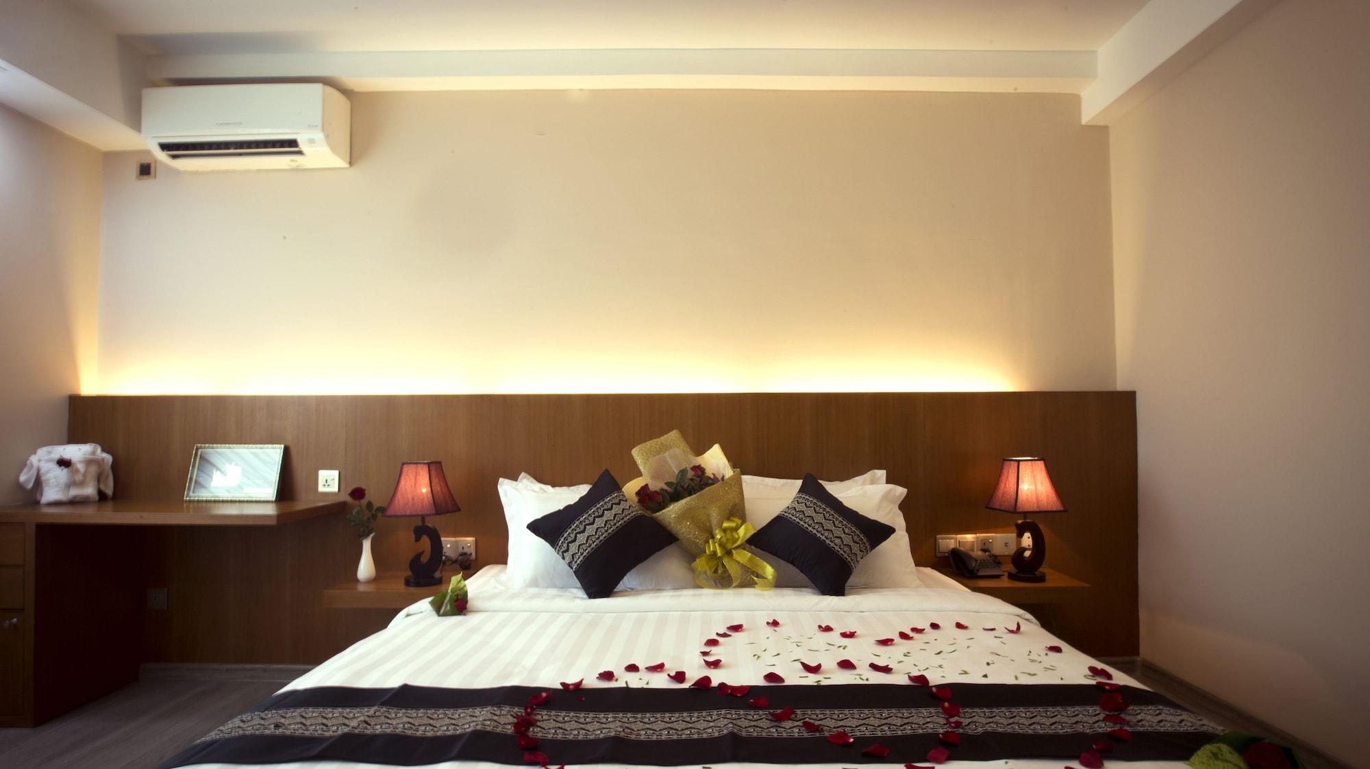 Elegant Hotel Pyi Thar Yar Yangon Exterior photo